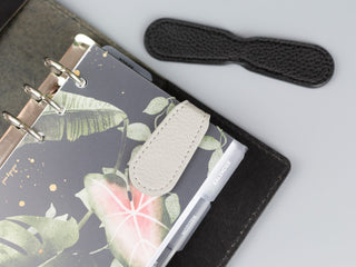 Magnetischer Paper Clip aus Kunstleder – Lesezeichen
