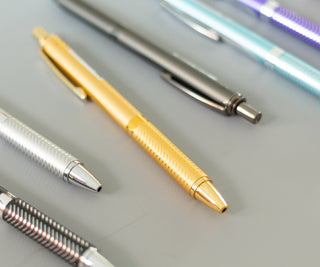 Pentel EnerGel Sterling - Premium Gel-Tintenroller mit Metallgehäuse - verschiedene Farben